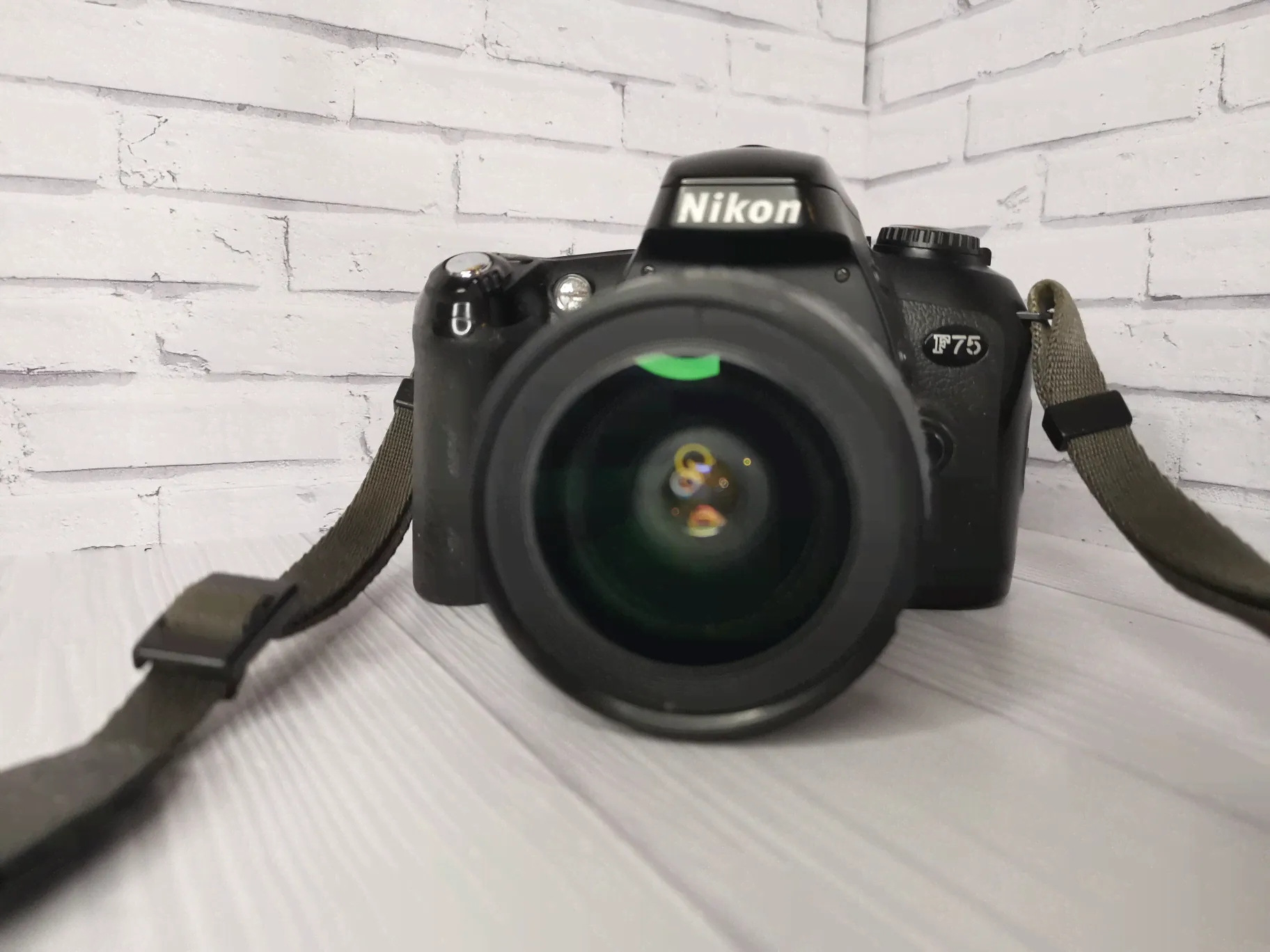 Nikon F75 + Nikon Nikkor AF 28-80 mm-0