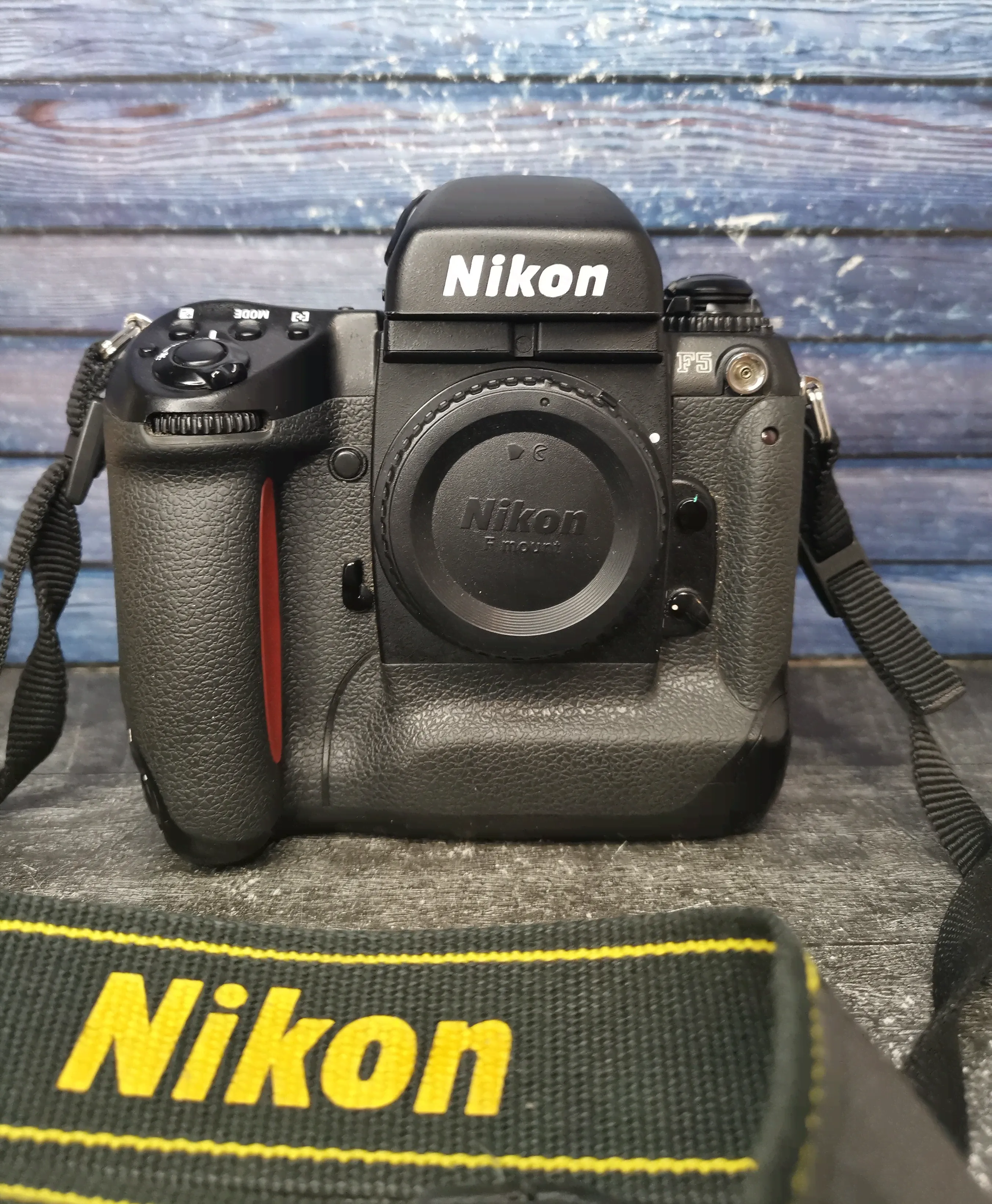 Nikon f5 (body)