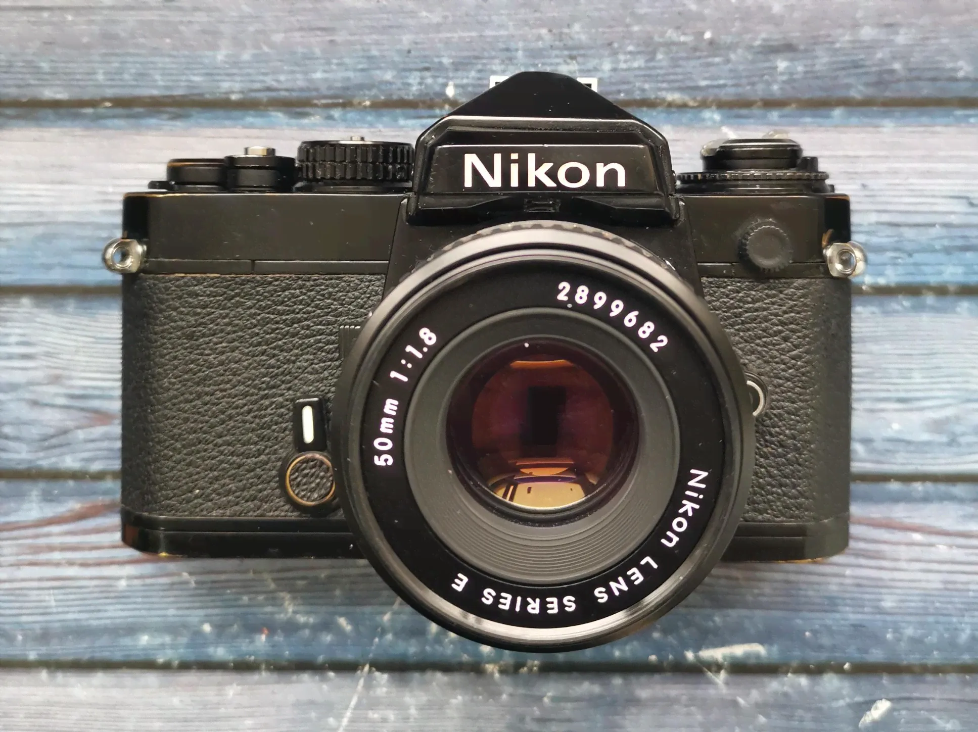 Nikon FE + Nikon Nikkor 50 mm f/1.8