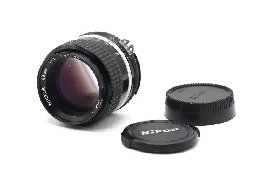 Nikon 85mm f/2 Nikkor-0