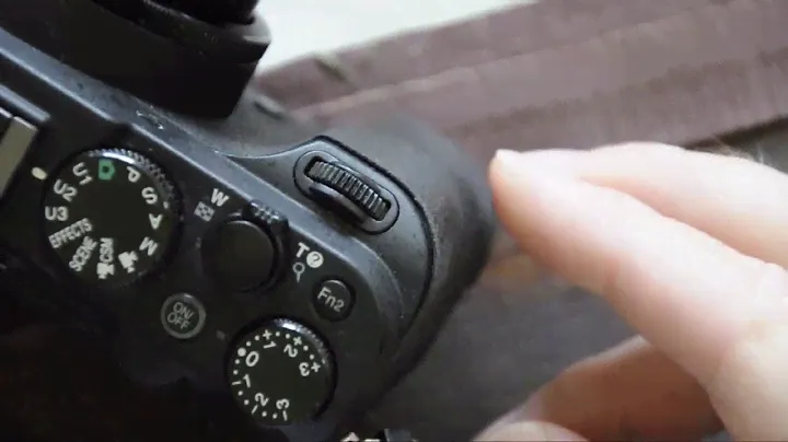Nikon Coolpix P7700 issues. Rubber handle and Keys. See note.