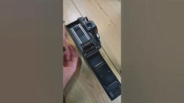 Nikon F3 Loading Film in 60 Seconds