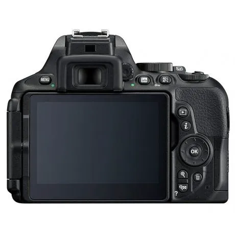 Фотоаппарат зеркальный Nikon D5600 kit 18-140-3