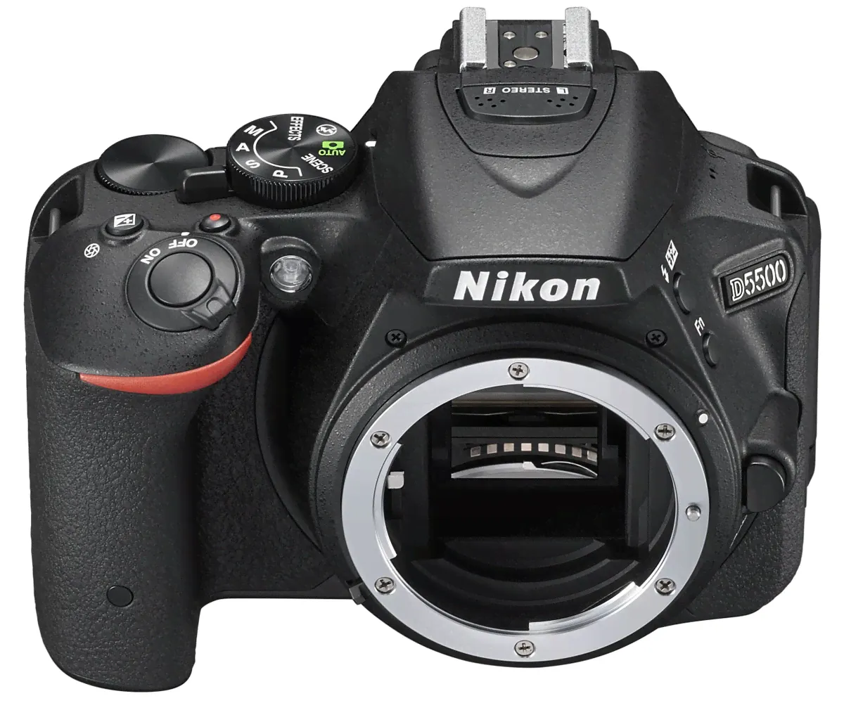 Nikon D5500 Kit 18-140mm VR, Black цифровая зеркальная фотокамера