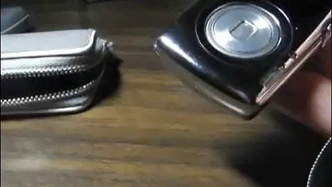 Миниатюрная фотокамера Nikon Coolpix S01.