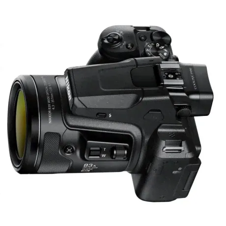 Цифровой фотоаппарат Nikon CoolPix P950 черный-3