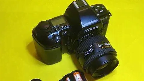Nikon F-801/N8008 (1988-1991) with AF Nikkor 35-70mm Lens Sn 2087017